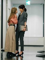 ドラマ「彩香ちゃんは弘子先輩に恋してる」 より。 (c)「彩香ちゃんは弘子先輩に恋してる」製作委員会・MBS