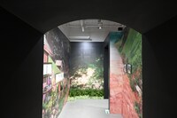 「哭倉トンネル」の先に広がる哭倉村の風景。