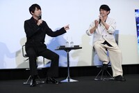 左から下野紘、梶裕貴。