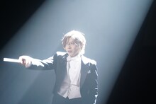 染谷俊之演じる響春男。