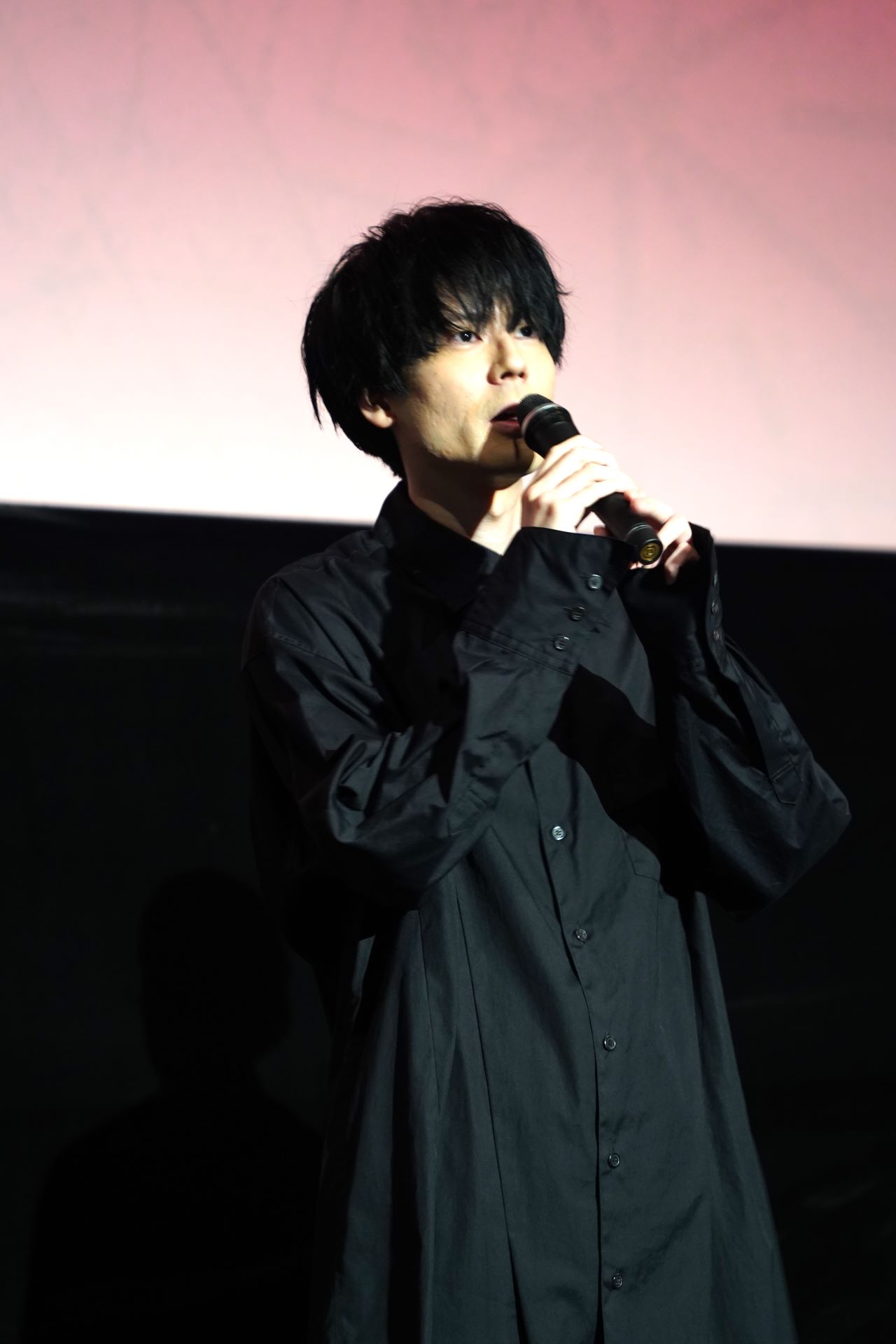 内山昂輝
