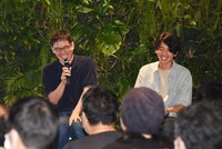 左から本間修監督、橋本真英プロデューサー。