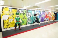 ほぼ等身大の立像。左からデク、炭治郎、ルフィ、ナルト。