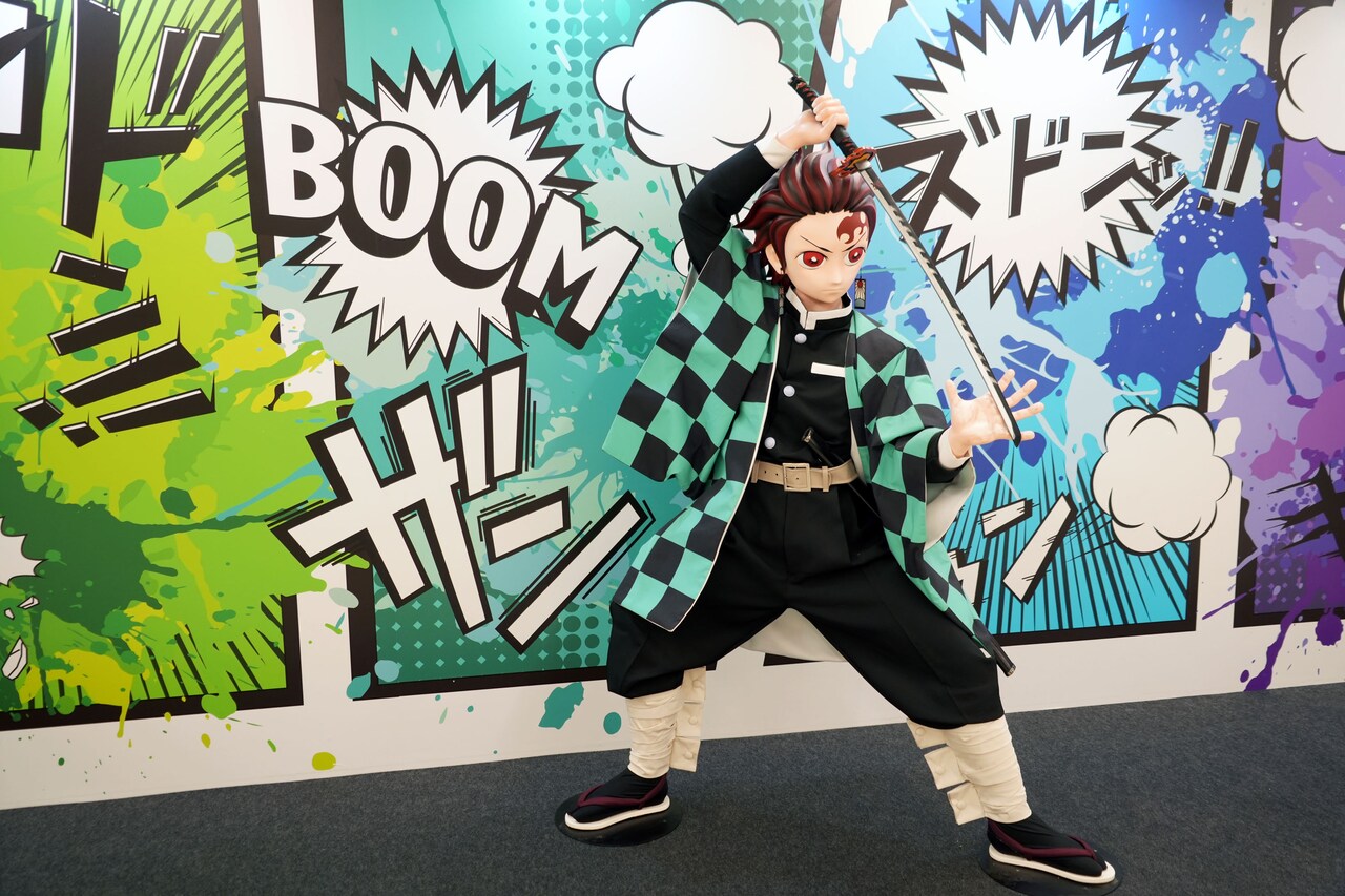 炭治郎のほぼ等身大の立像。 - JUMP SHOP20周年イベントが明日池袋で