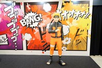 ナルトのほぼ等身大の立像。