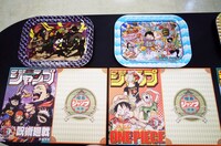 ランチョンマットとスーベニアのトレー。