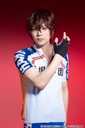 村上渉扮する新開隼人の新ビジュアル。