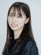 棘田恵那役の八城まゆ。
