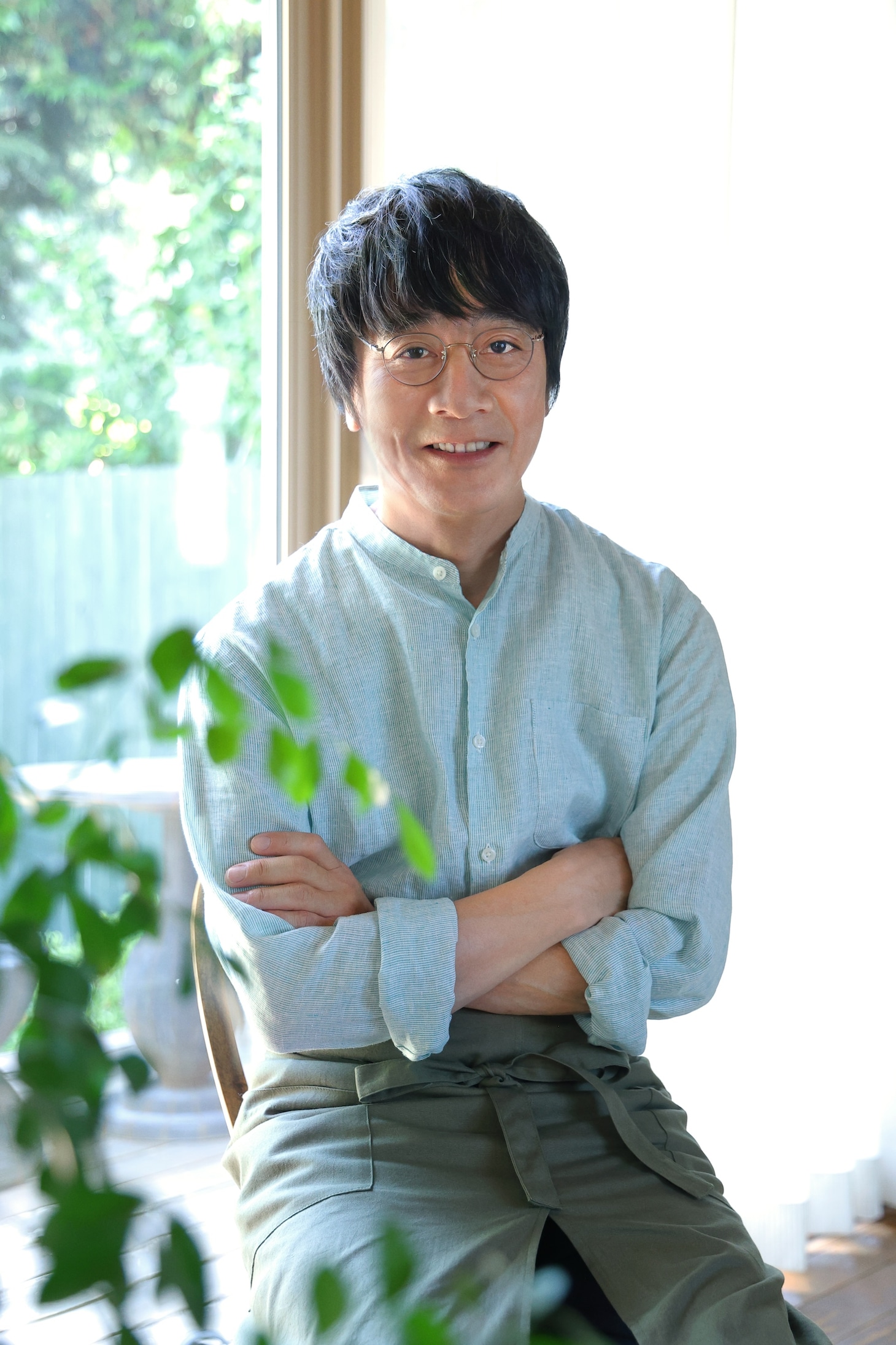 山崎まさよし扮する三ツ矢歩。(c)「三ツ⽮先⽣の計画的な餌付け。」製作委員会・MBS