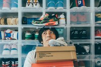 「『サマーウォーズ』刺繍キャップ」を制作した刺繍作家・上田歩武