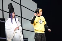 左から小南光司演じる藤原佐為、糸川耀士郎演じる進藤ヒカル。