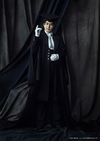 伊藤裕一扮するヨハン・アガレス。