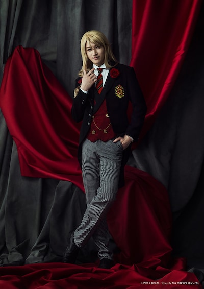 神里優希扮するエドガー・レドモンド。