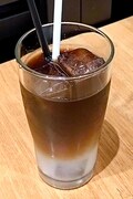 イスカをモチーフにしたドリンク。