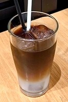 イスカをモチーフにしたドリンク。