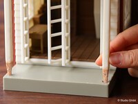 揺らすとグラグラするテラスの柱。