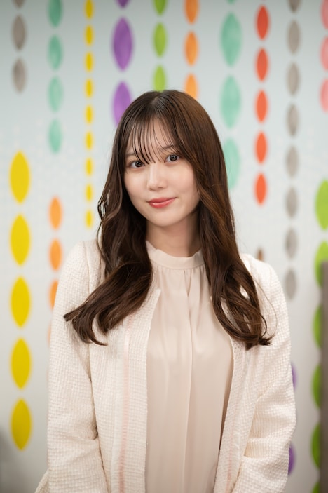 三原羽衣扮する相沢千翔。 (c)「三ツ矢先生の計画的な餌付け。」製作委員会・MBS