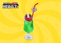 コラボメニューの「しんちゃん×仮面ライダーV3クリームソーダ」。