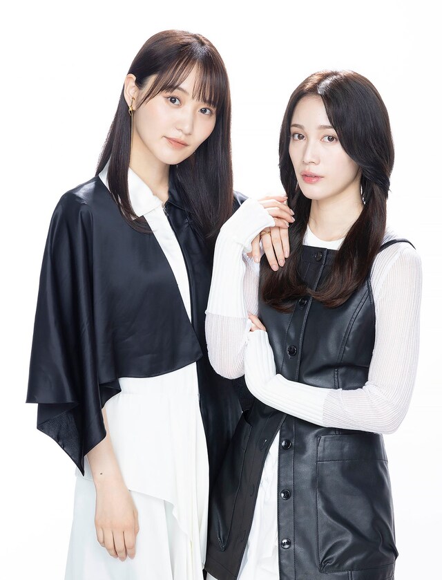 左から菅井友香扮する春本樹と中村ゆりか分する林冬雨。