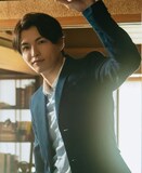 小南光司演じる冬島。