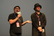 「プチョン国際ファンタスティック映画祭」の様子。左から白石晃士監督、押切蓮介。