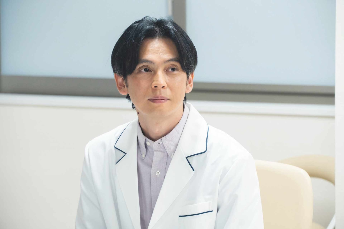 河相我聞演じる君島明。