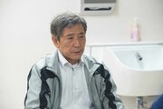 小林薫演じる仙川鶴一。