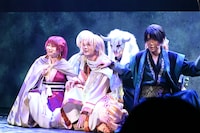 「ミュージカル『暁のヨナ』」公開ゲネプロより。中央がDION演じるゼノ。