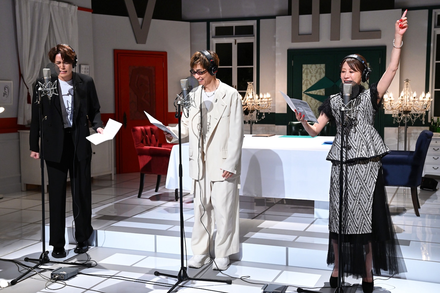 左から宮野真守、山寺宏一、朴ろ美。