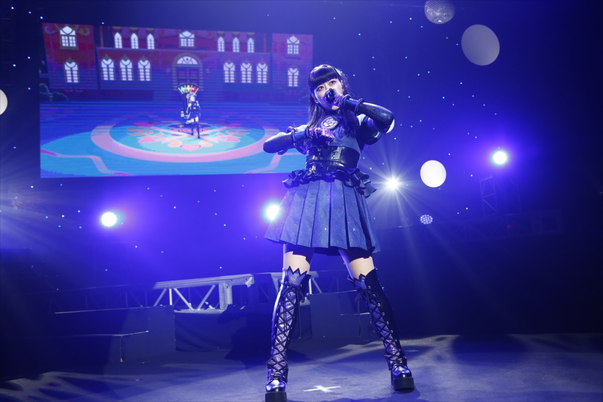 銀河さだめ役の本泉莉奈。