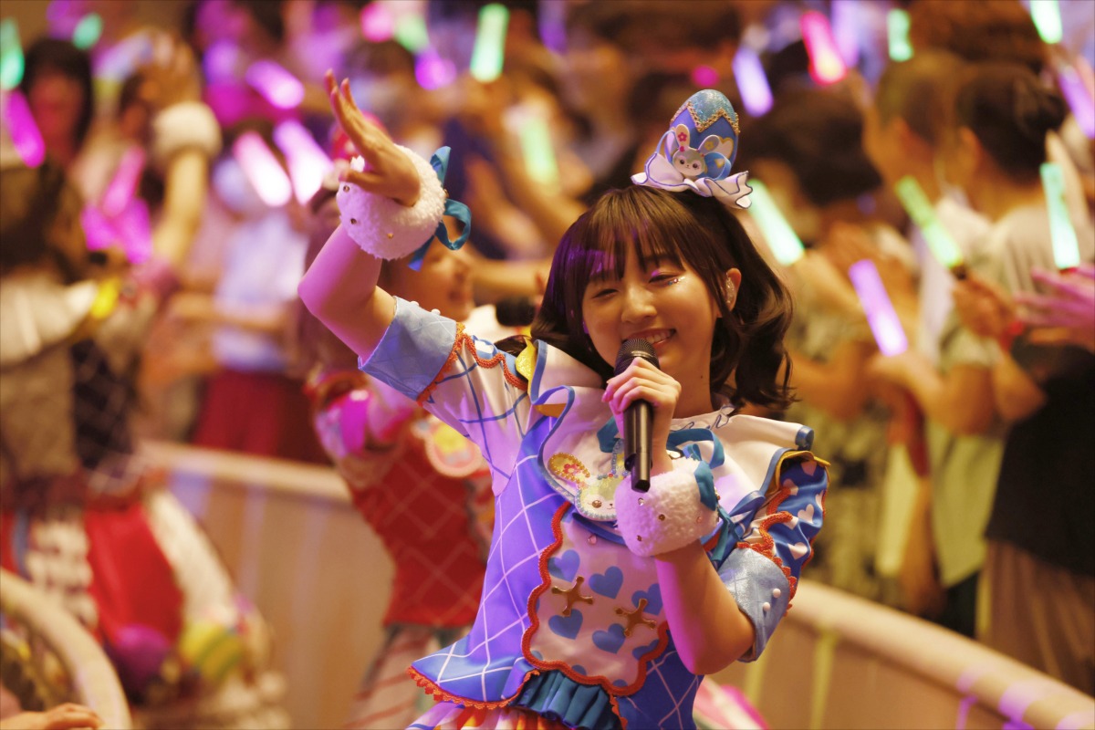 ラビリィ役の田中美海。