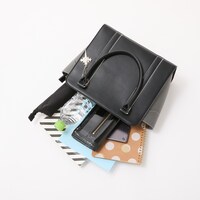 「『D.Gray-man』黒の教団 モデル 2wayショルダーバッグ」の使用イメージ。