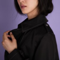 「『D.Gray-man』黒の教団 モデル コート」の着用イメージ。