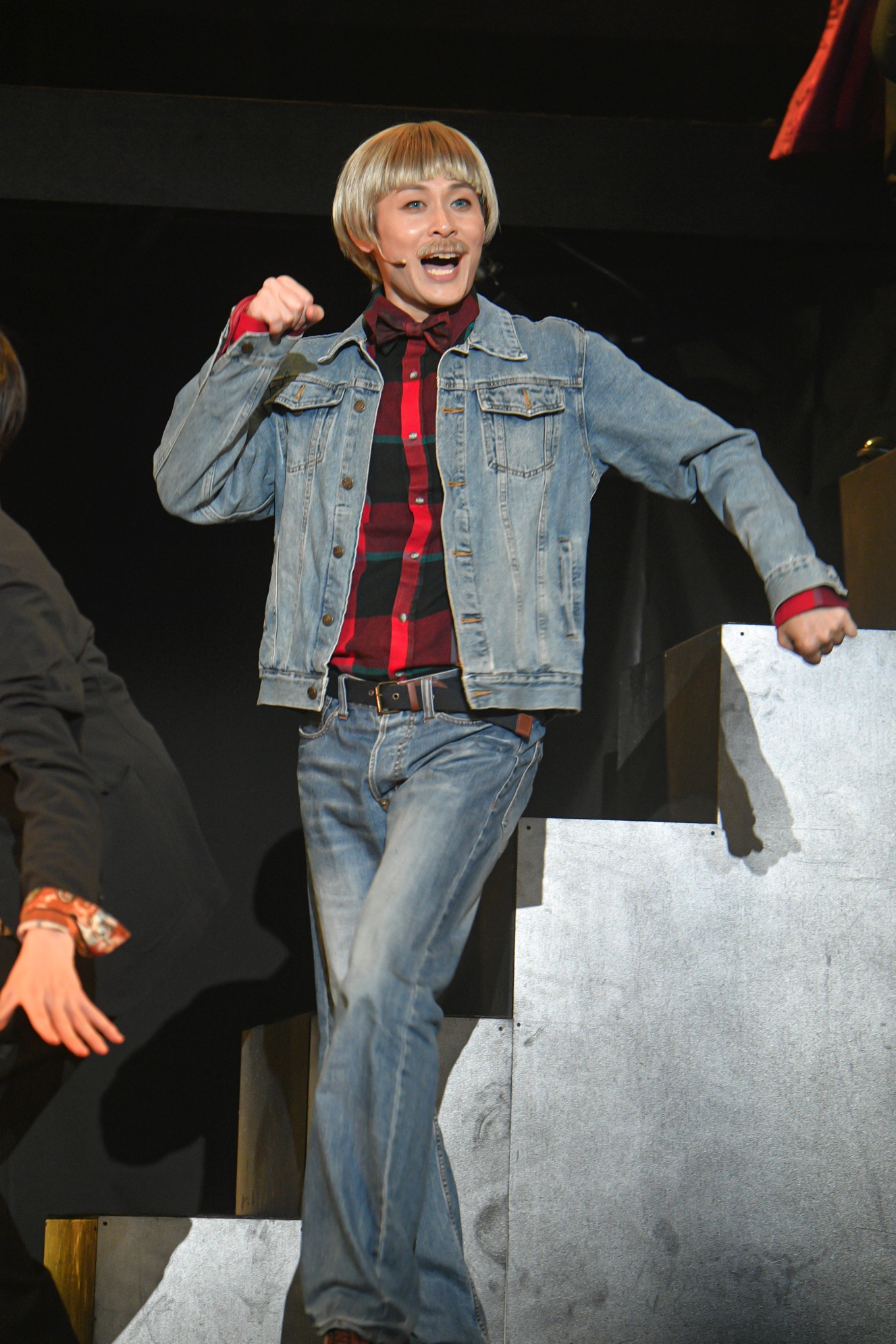 藤原祐規扮するボーナム。（写真：鏡田伸幸）