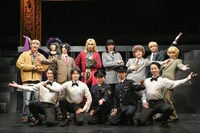 「ステージ『エロイカより愛をこめて』Revival+」囲みの様子。（写真：鏡田伸幸）