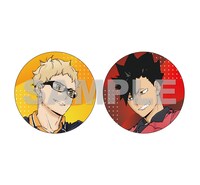 アニメイトのオリジナル特典に用意された「描き下ろし缶バッジ2種セット」。