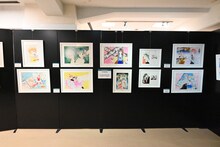 「～画業35周年記念～渡瀬悠宇の世界『ふしぎ遊戯』原画展」の様子。(c)渡瀬悠宇／小学館