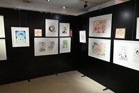 「～画業35周年記念～渡瀬悠宇の世界『ふしぎ遊戯』原画展」の様子。(c)渡瀬悠宇／小学館