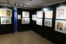 「～画業35周年記念～渡瀬悠宇の世界『ふしぎ遊戯』原画展」の様子。(c)渡瀬悠宇／小学館
