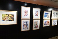 「～画業35周年記念～渡瀬悠宇の世界『ふしぎ遊戯』原画展」の様子。(c)渡瀬悠宇／小学館