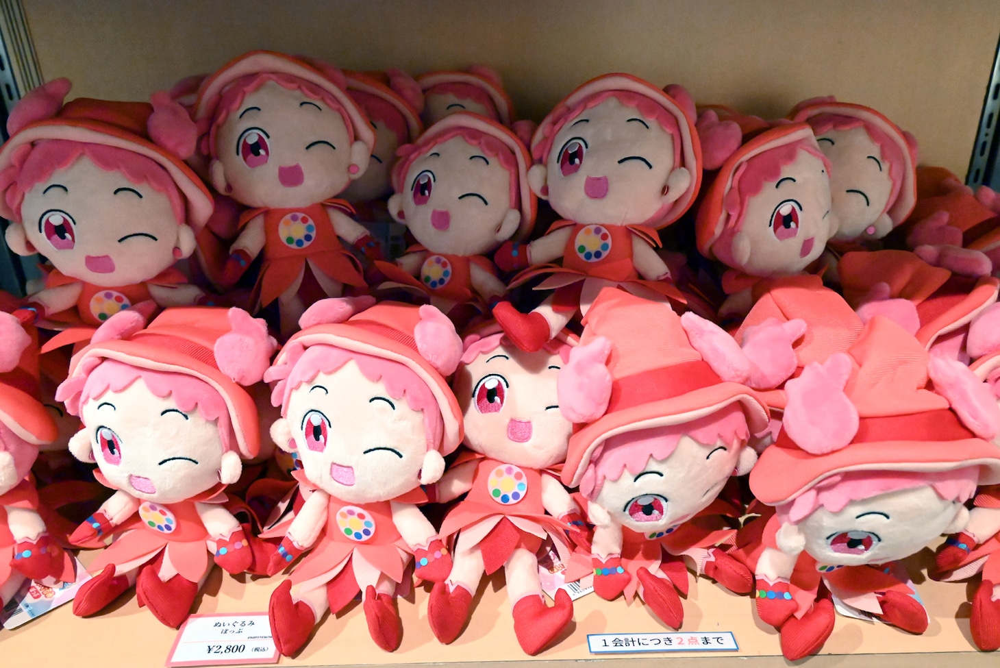 「おジャ魔女どれみ25周年メモリアル展」で販売されているグッズの一部。