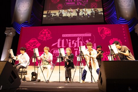 「主（ロード）肖像画ペインティング」の様子。