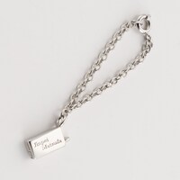 「名探偵コナン パフューム・オン・ノーベンバーセブン【松田陣平の香水】」特別版に付属するチャーム。