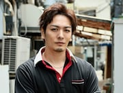 久保田悠来扮する加治。