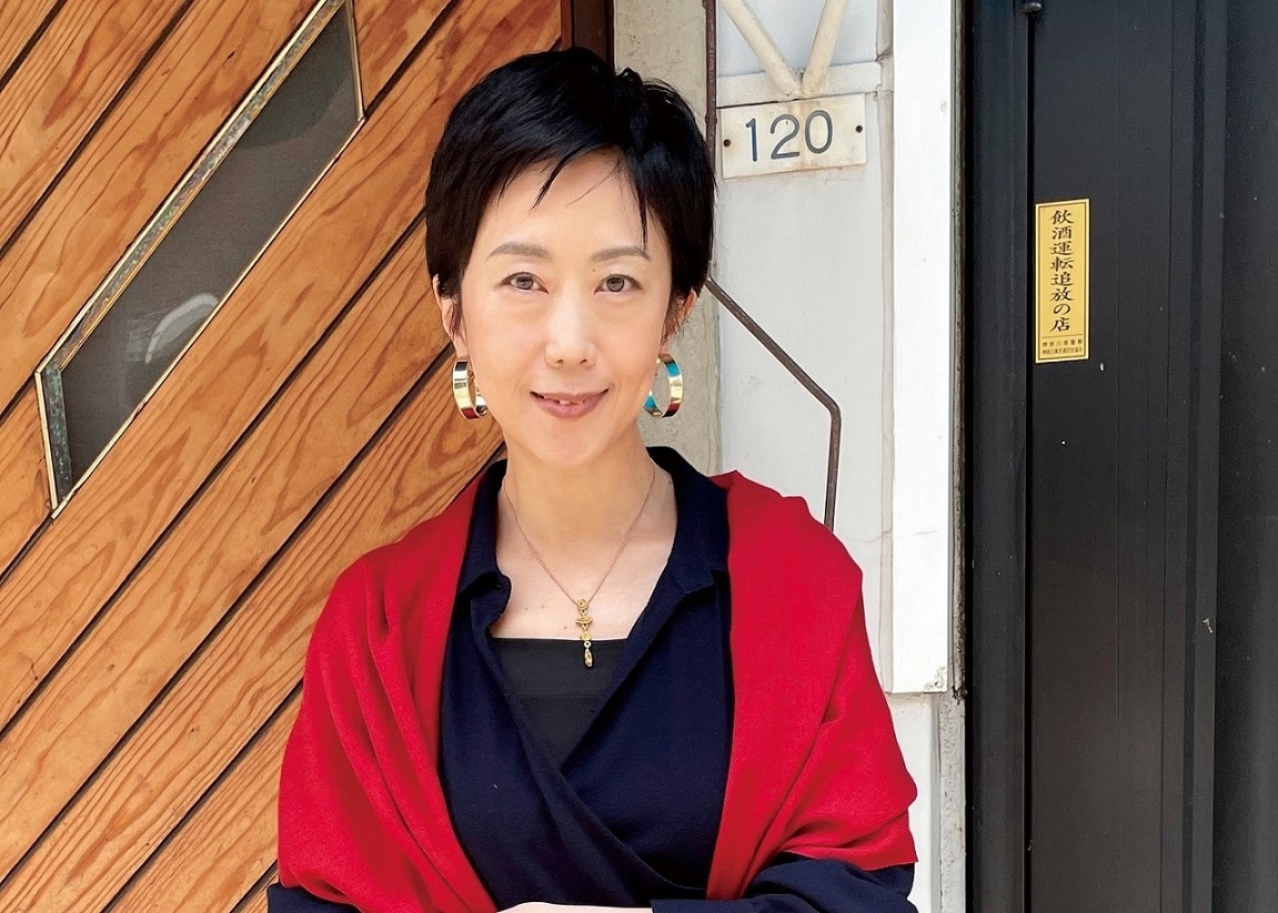 唯野未歩子扮するケイトの母親。