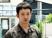 浅利陽介扮するマヤ。