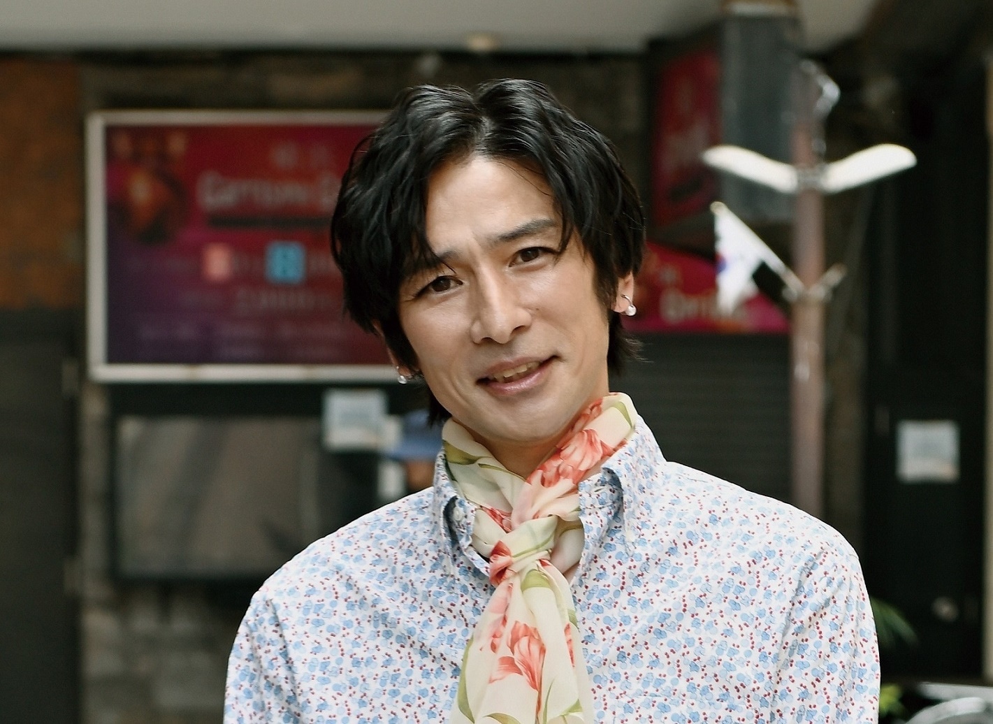 山中聡扮するマツキ。