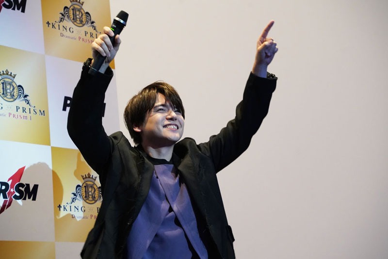 「ゼウス！」と呼ぶよう求める内田雄馬。