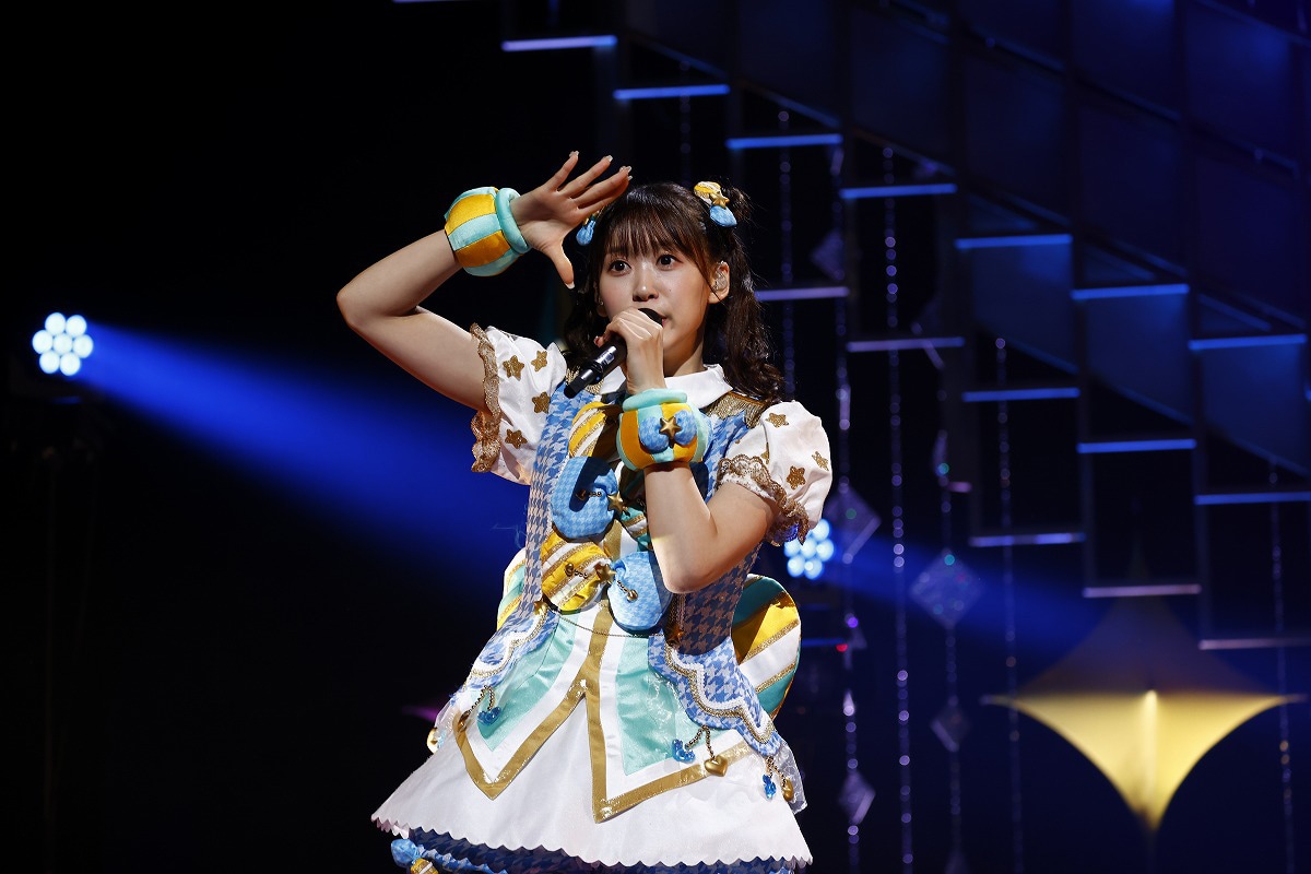 南みれぃ役の芹澤優。