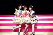 SoLaMi♡SMILE。左から南みれぃ役の芹澤優、真中らぁら役の茜屋日海夏、北条そふぃ役の久保田未夢。